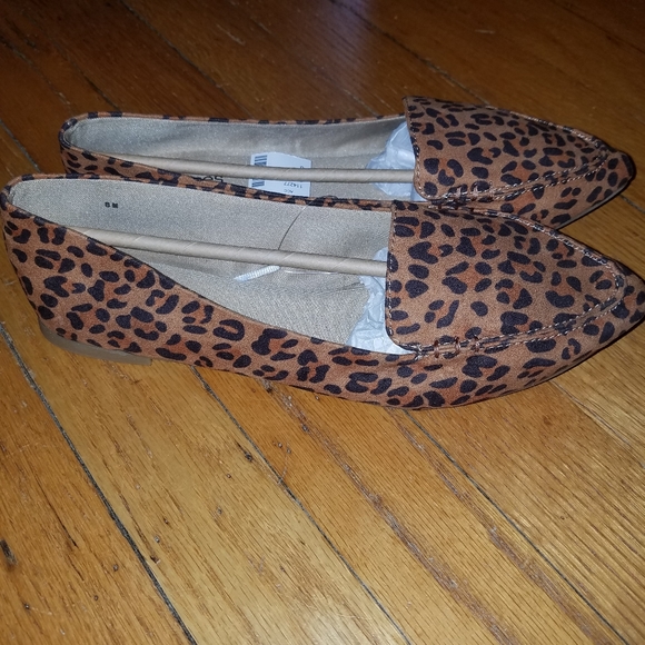 Maurice's Leopard Flats - Picture 5 of 5